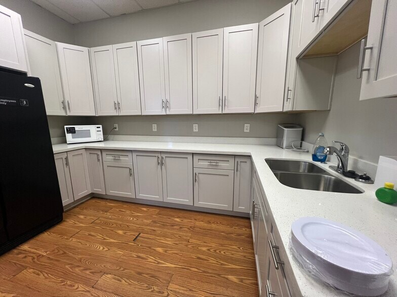 More Photos Of 7430 S 48th St, Phoenix Storefront For Lease