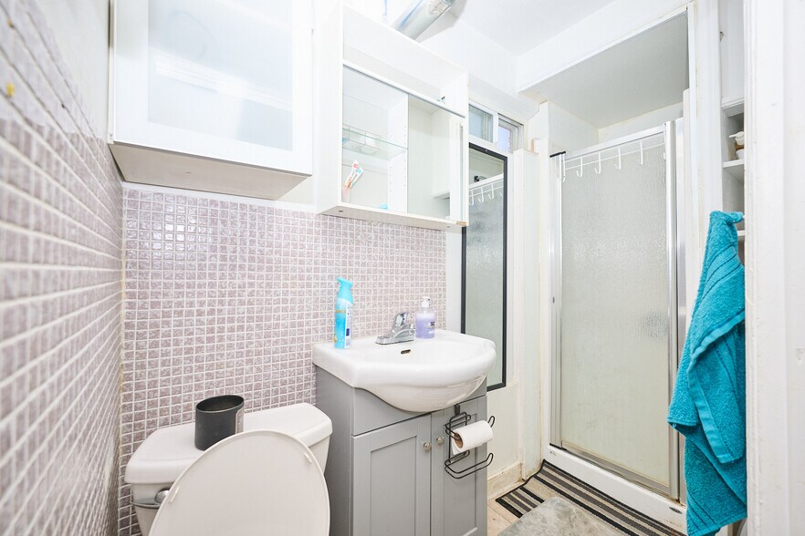 More Photos Of 50 Welland Av, St Catharines Apartments For Sale