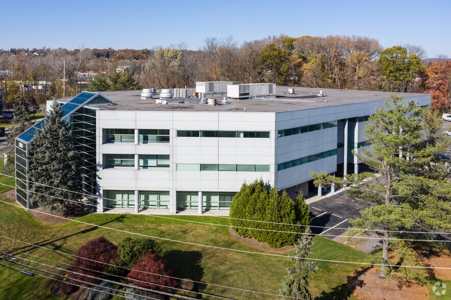 Primary Photo Of 999 Riverview Dr, Totowa Coworking Space