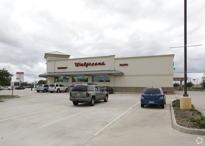 More Photos Of 156 Fm-518, Kemah Drugstore For Lease