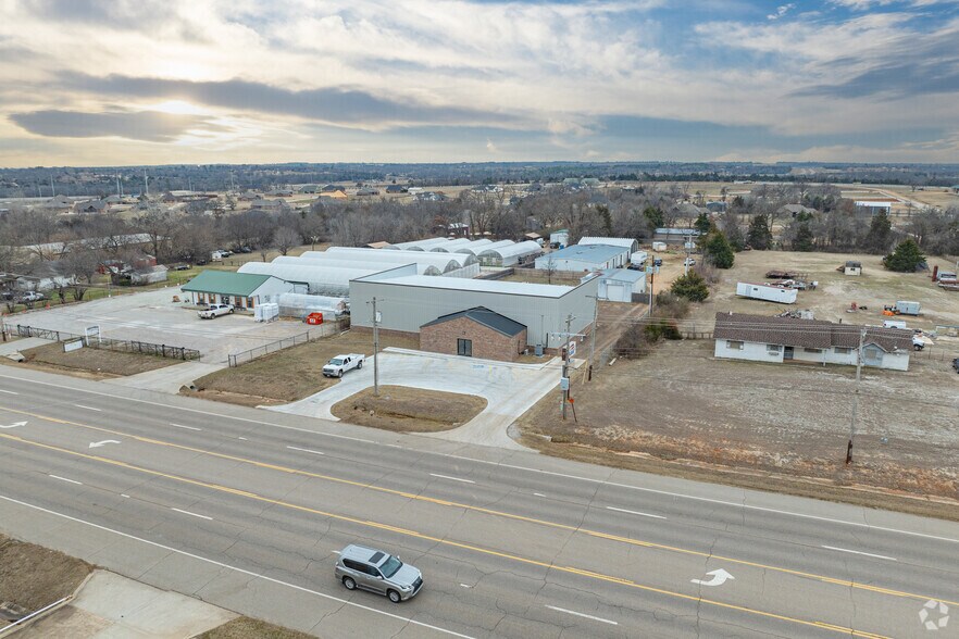 More Photos Of 18608 NE 23rd St, Harrah Light Distribution For Lease