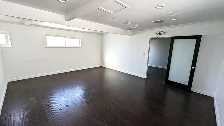 More Photos Of 14432-14434 Gilmore St, Van Nuys Medical For Sale