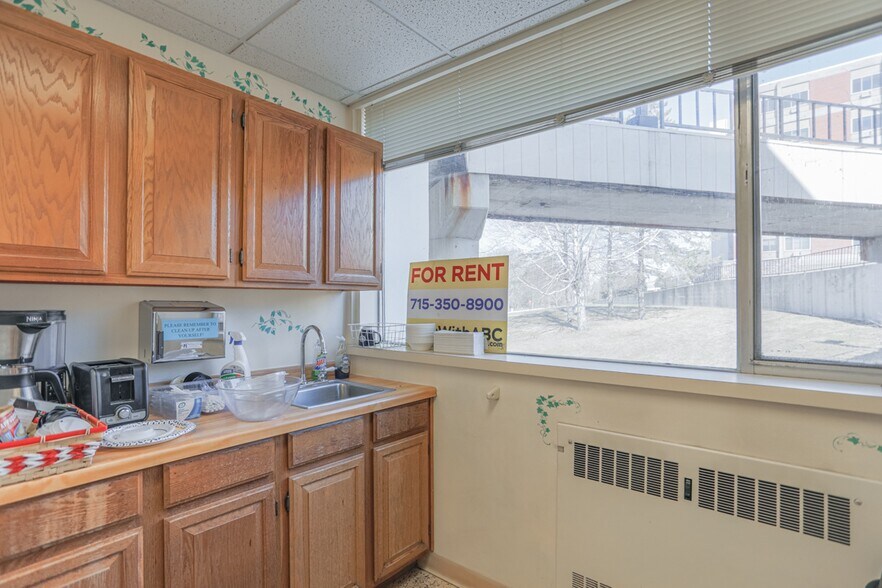 More Photos Of 2801 N 7th St, Wausau Medical For Sale