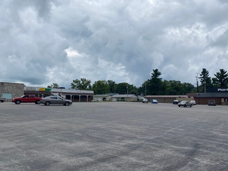 More Photos Of 401 SW 1st St, Paoli Unknown For Lease