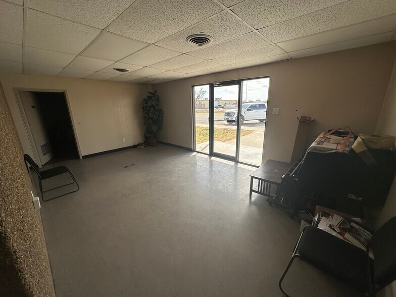 More Photos Of 2057 Commerce Dr, Midland Flex For Lease
