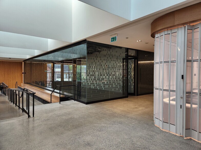 More Photos Of 99 University Av, Kingston Schools For Lease