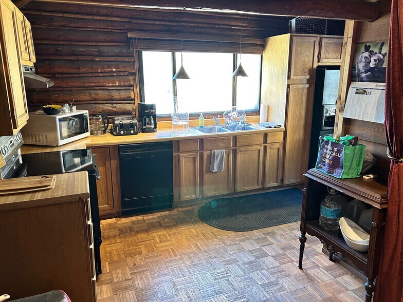 More Photos Of 5490 S Parmalee Gulch Rd, Indian Hills Freestanding For Sale