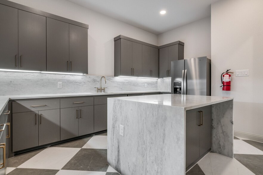 More Photos Of 7720 Rufe Snow Dr, Fort Worth Office For Lease