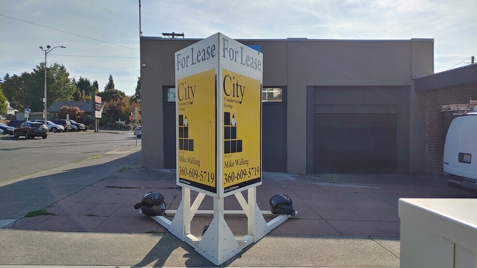 More Photos Of 2425 Main St, Vancouver Storefront Retail Office For Lease