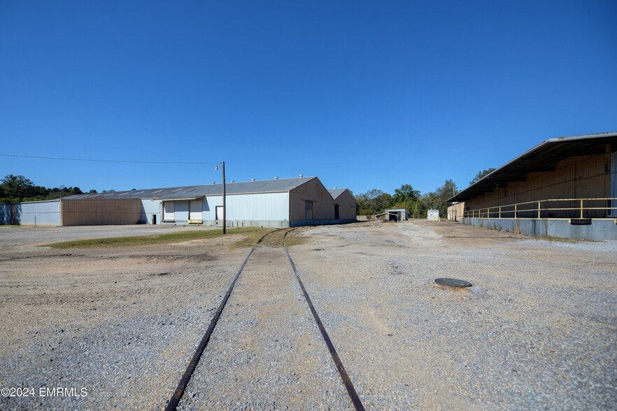 More Photos Of 100 Chestnut st, Pachuta Warehouse For Sale