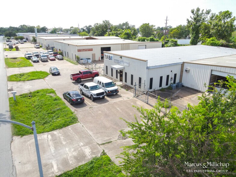 More Photos Of 10038 Talley Ln, Houston Warehouse For Lease