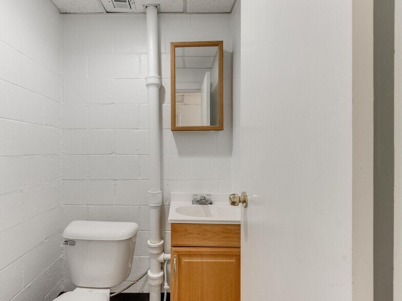More Photos Of 120 Thompson Dr, Norman Storefront For Lease