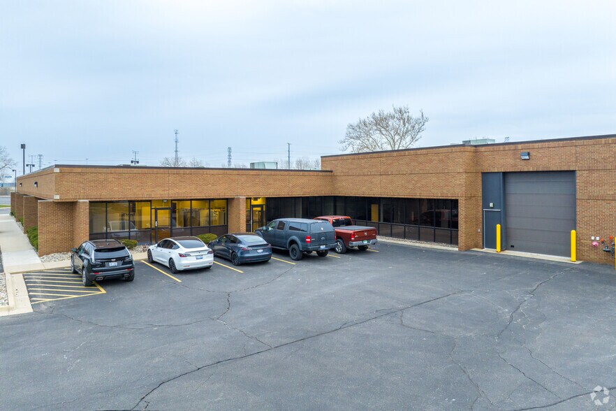 More Photos Of 14555 Rotunda Dr, Dearborn Office For Sale