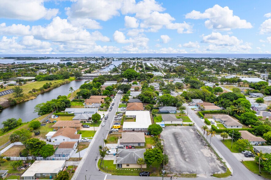 Primary Photo Of 320 NE 13th Ave, Boynton Beach Apartments For Sale