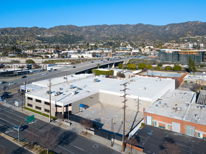 Primary Photo Of 914 N Victory Blvd, Burbank Warehouse For Sale