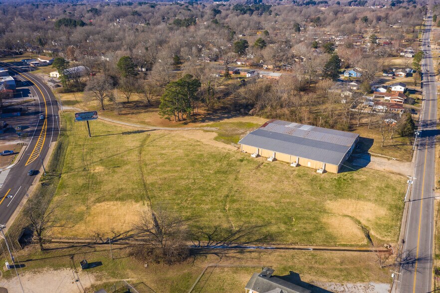 More Photos Of 1009 N Washington Ave, Brownsville Warehouse For Lease
