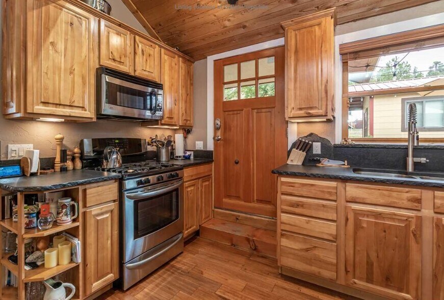 More Photos Of 250 Pagosa St, Pagosa Springs Research And Development For Sale