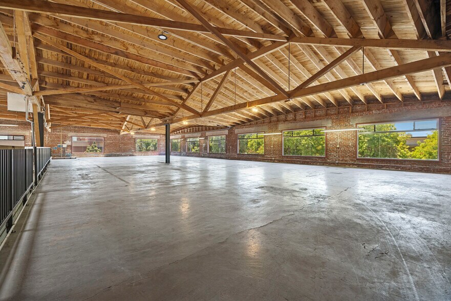 More Photos Of 600 N El Dorado St, Stockton Service For Sale