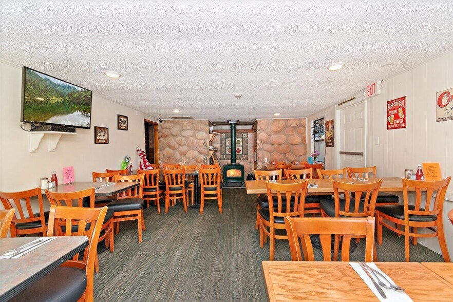 More Photos Of 337 W Big Bear Blvd, Big Bear City Restaurant For Sale