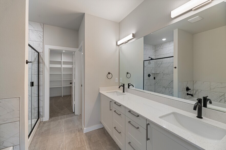 More Photos Of 4405 Clovis Ct, Midlothian Apartments For Sale