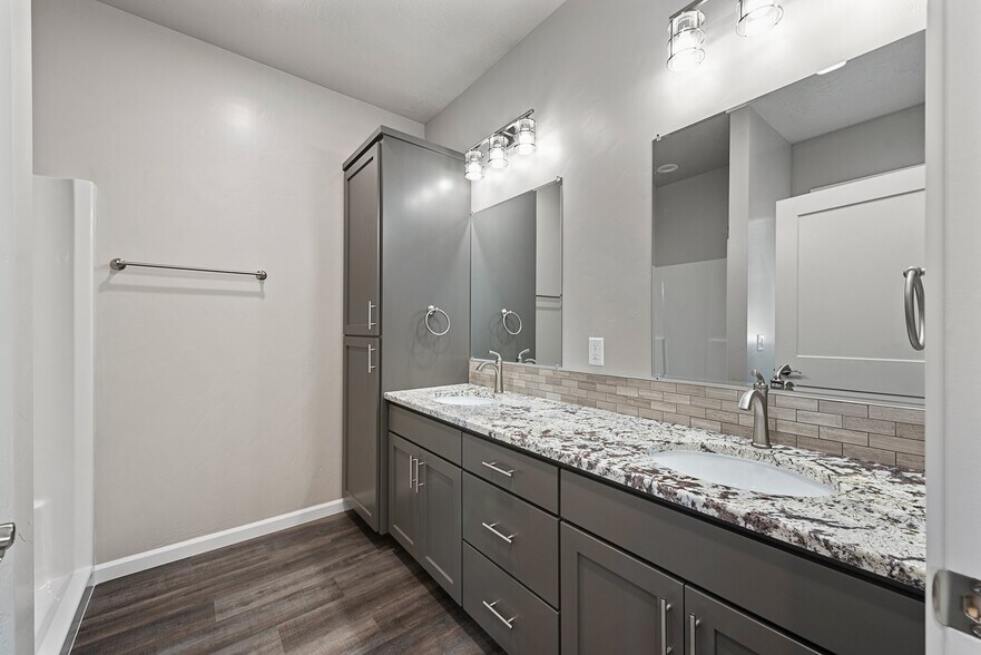 More Photos Of 560 Park Springs Ave, Baker City Apartments For Sale