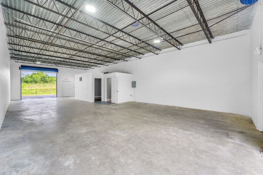 More Photos Of 12950 58th St N, Clearwater Manufacturing For Lease