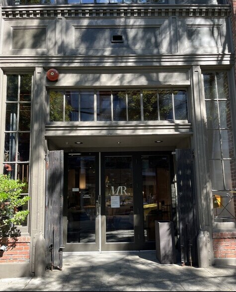 More Photos Of 401 E Pine St, Seattle Freestanding For Lease
