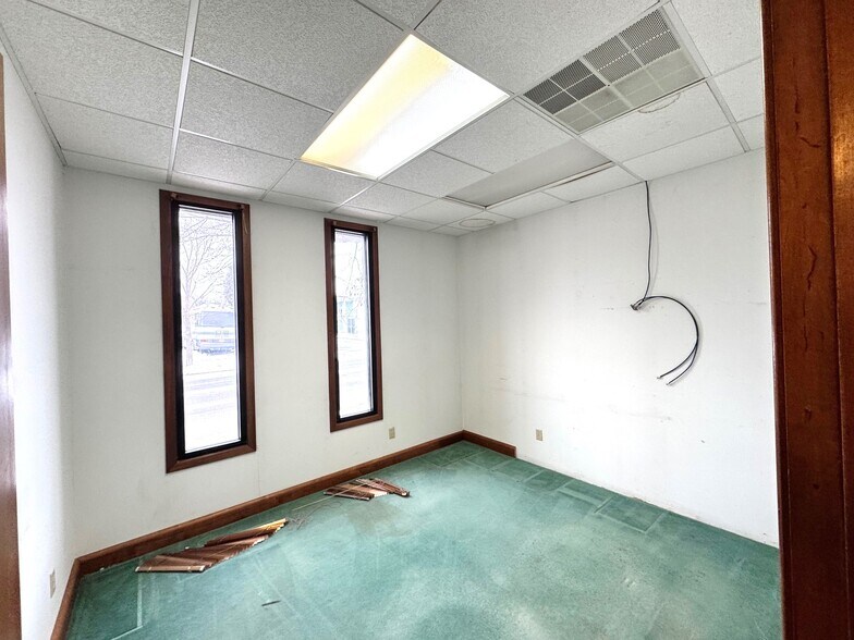 More Photos Of 4610 Femrite Dr, Madison Warehouse For Lease