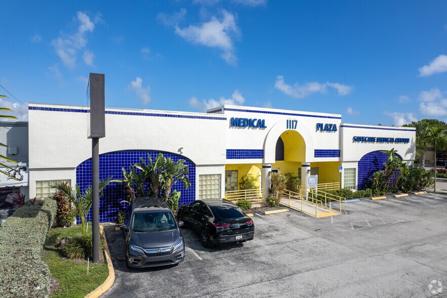 More Photos Of 1117 E Hallandale Beach Blvd, Hallandale Beach Medical For Lease