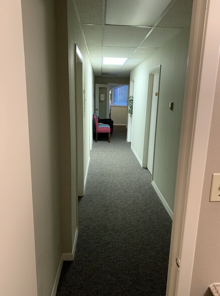 More Photos Of 2525 Wallingwood Dr, Austin Unknown For Lease