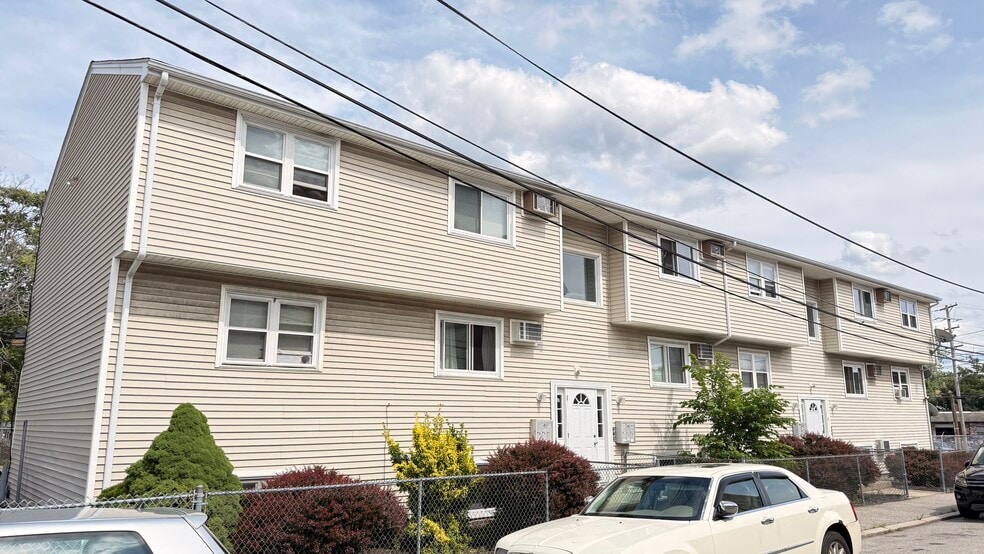 More Photos Of 9 Melton St, Pawtucket Apartments For Sale