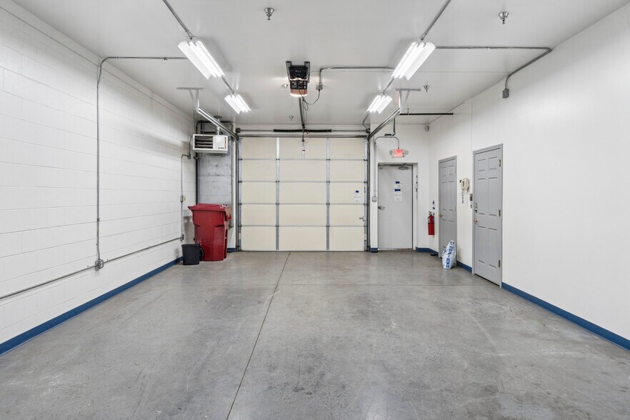 More Photos Of 2200 E Fairview Ave, Johnson City Warehouse For Sale