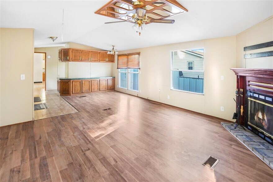 More Photos Of 13338 Elderberry Ln, Houston Industrial For Lease