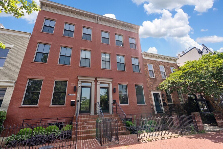 Primary Photo Of 513 C St NE, Washington Office Residential For Lease