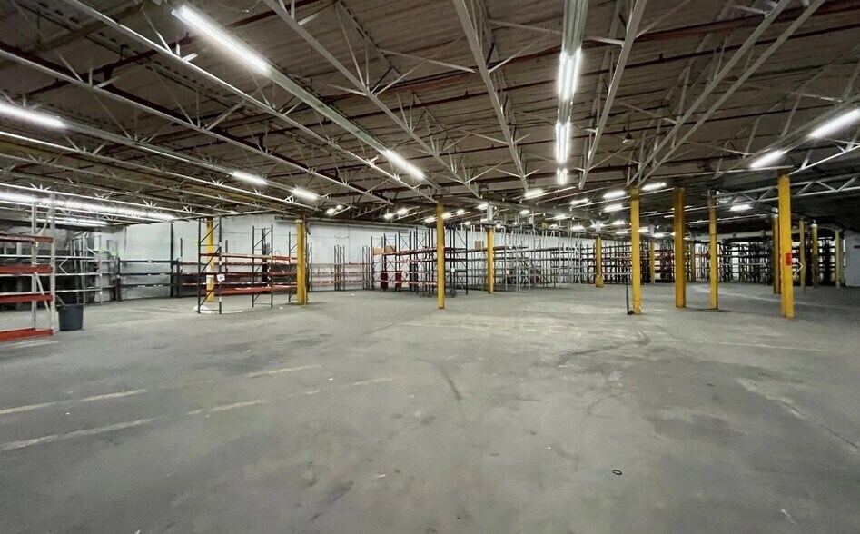 More Photos Of 128 Old Brickyard Ln, Berlin Manufacturing For Lease