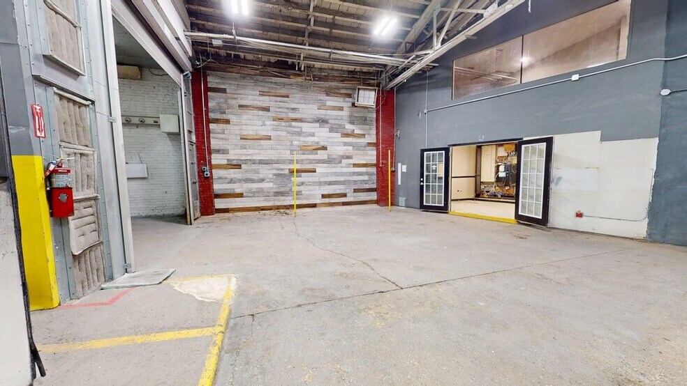 More Photos Of 2560 Richmond Ter, Staten Island Service For Sale