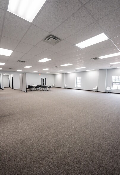 More Photos Of 1120 Toro Grande, Cedar Park Light Distribution For Sale