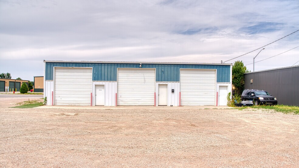 More Photos Of 405 Beech St, Gillette Warehouse For Sale