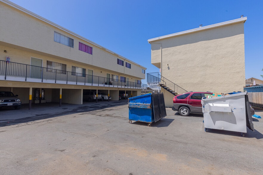 More Photos Of 75 N Hebbron Ave, Salinas Apartments For Sale