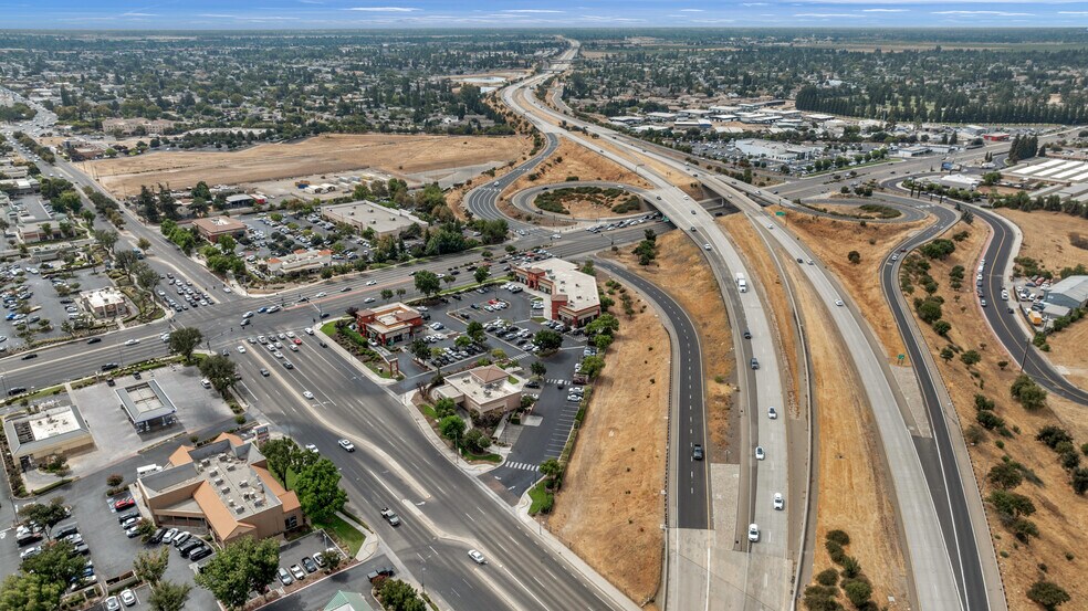 More Photos Of 739-779 Herndon Ave, Clovis Unknown For Sale