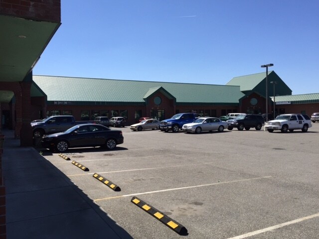 More Photos Of 5601 W Clearwater Ave, Kennewick General Retail For Lease