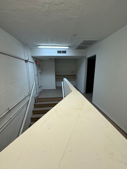 More Photos Of 409 S Kansas St, El Paso Freestanding For Lease