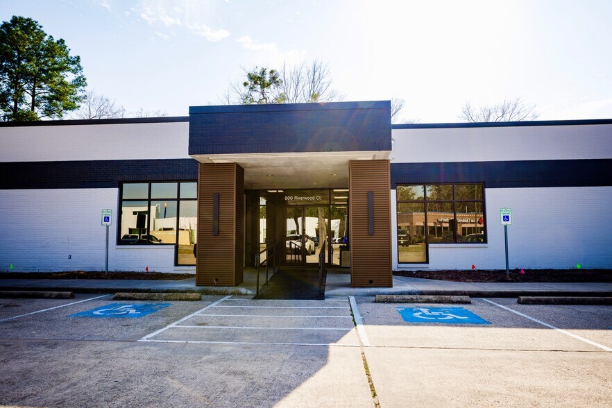 More Photos Of 800 Riverwood Ct, Conroe Medical For Lease