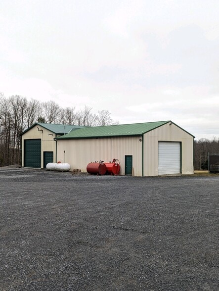 More Photos Of 32600 N State Route 44, Slate Run Hotel For Sale