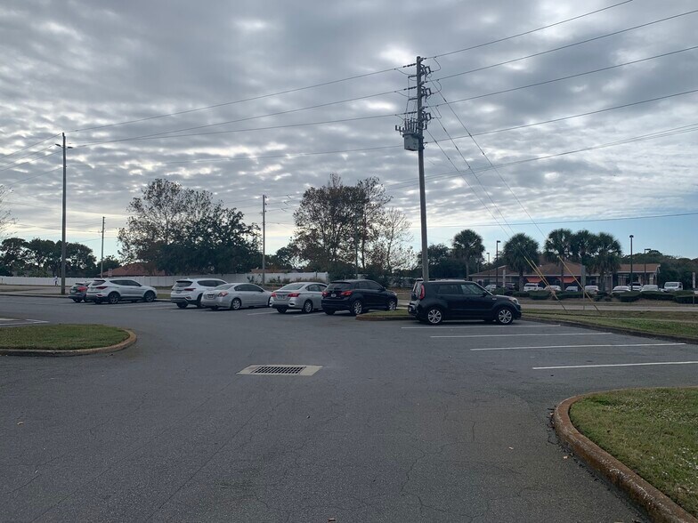 More Photos Of 7516 Ridge Rd, Port Richey Office For Sale