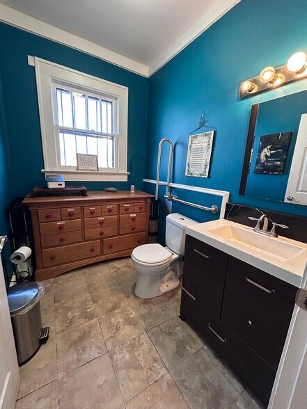 More Photos Of 135 Maple St, Avondale Estates Office For Lease