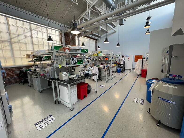 More Photos Of 1250 45th St, Emeryville Research And Development For Lease