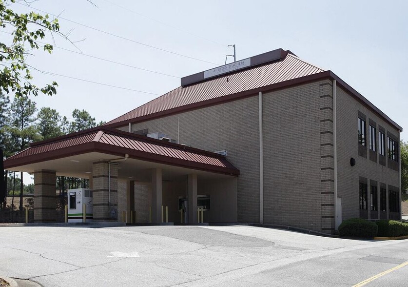 Primary Photo Of 1560 Holcomb Bridge Rd, Roswell Office For Sale