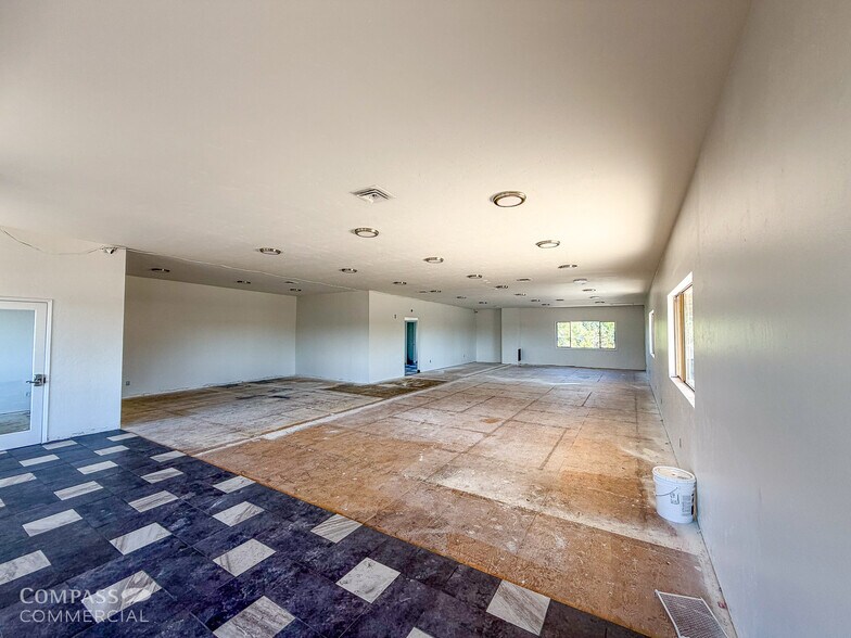 More Photos Of 1600-1628 NE 3rd St, Bend Freestanding For Lease