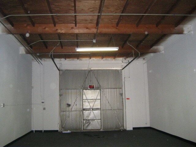 More Photos Of 2277-2295 1/2 S Grand Ave, Santa Ana Warehouse For Lease